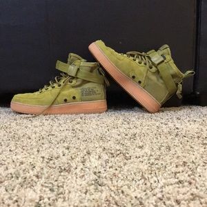 Nike Air Force 1 SF Moss colored.